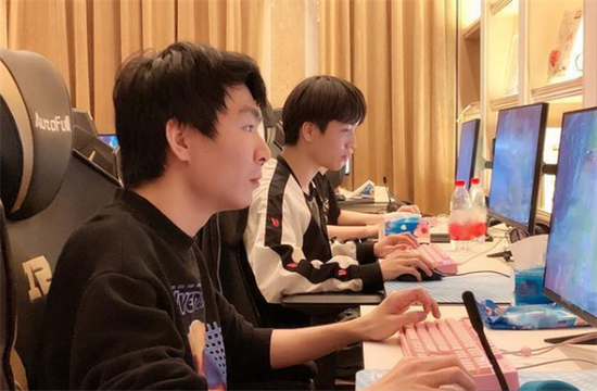 中欧体育日活动暨外交官体育系列赛在北京精彩举行